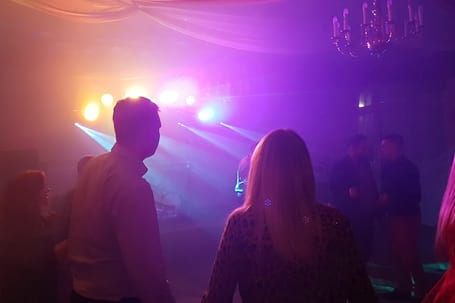 Firma na wesele: DJ- auto do ślubu, ciężki dym