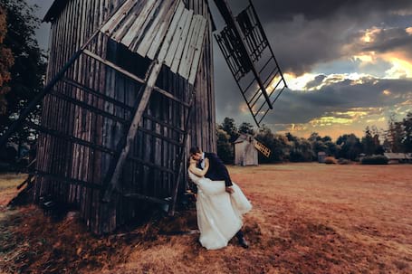 Firma na wesele: chwiLOVE - film i fotografia