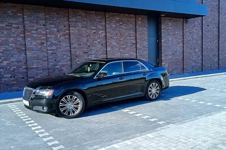 Firma na wesele: CHRYSLER 300C | SilesiaTransfer.pl